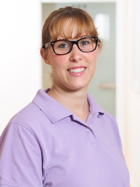 Jennifer Reimann - Zahnmedizinische Fachangestellte - Professionelle Zahnreinigung
